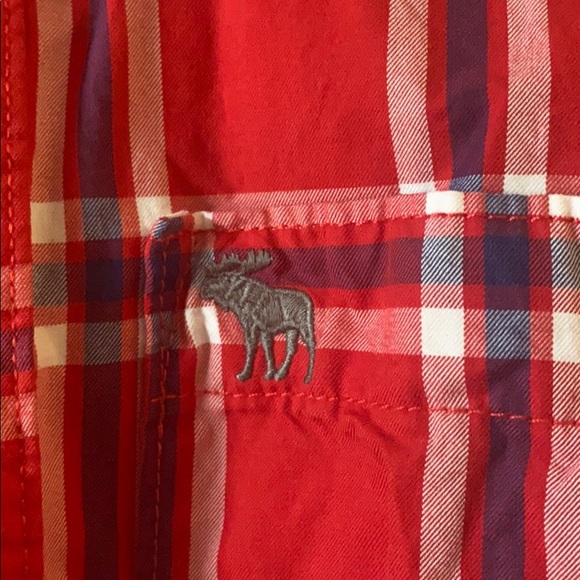 Excellent condition Abercrombie button down - Picture 2 of 4